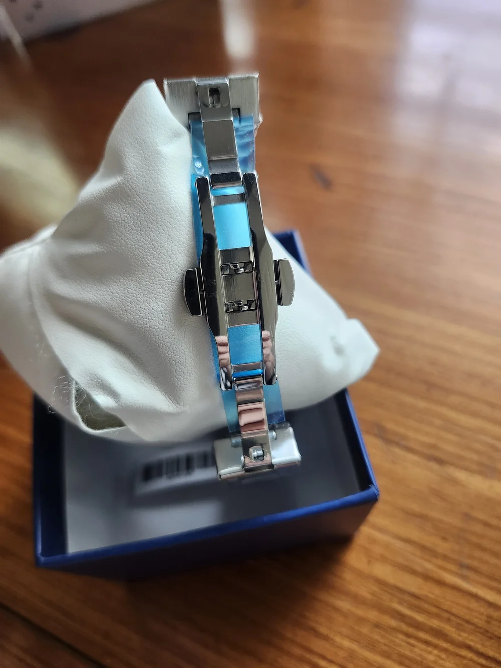 Invicta Montres Prestige Silver Crystal Bezel Watch with White Dial